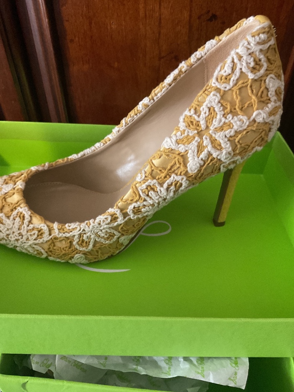 Sam Edelman hazel pointed toe pump in desert sun/ivory color
